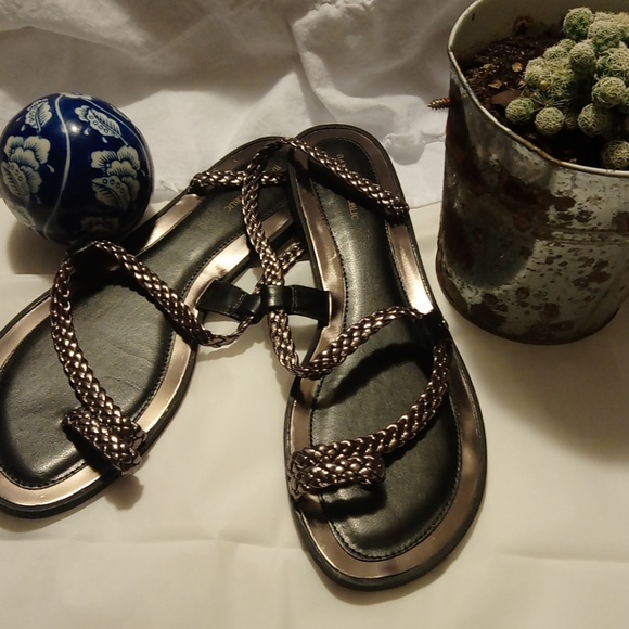 Banana Republic Shoes - Brand new Banana Republic Flats women's 9